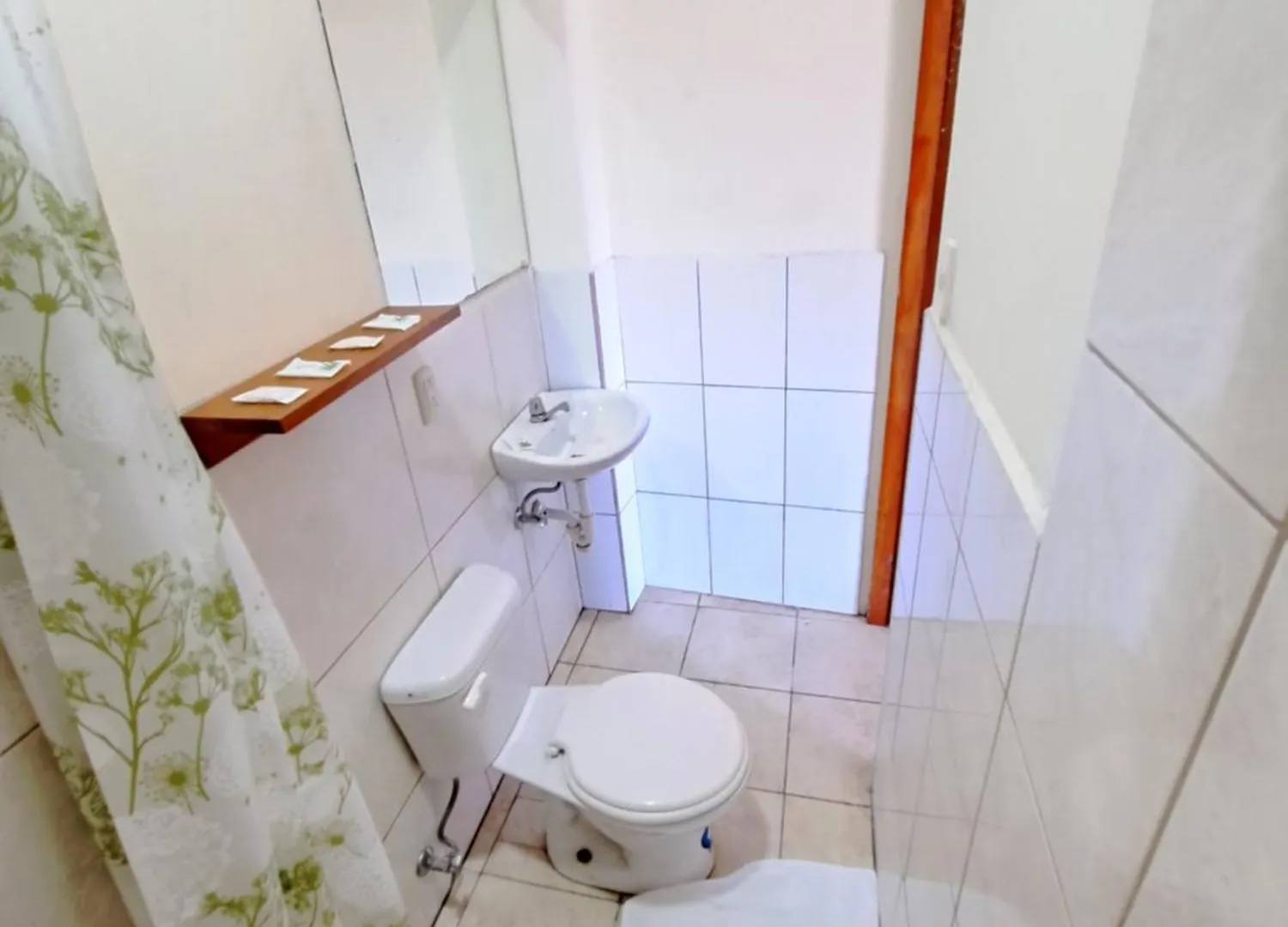 Suits Las Olas Puerto Baquerizo Moreno Bed and Breakfast